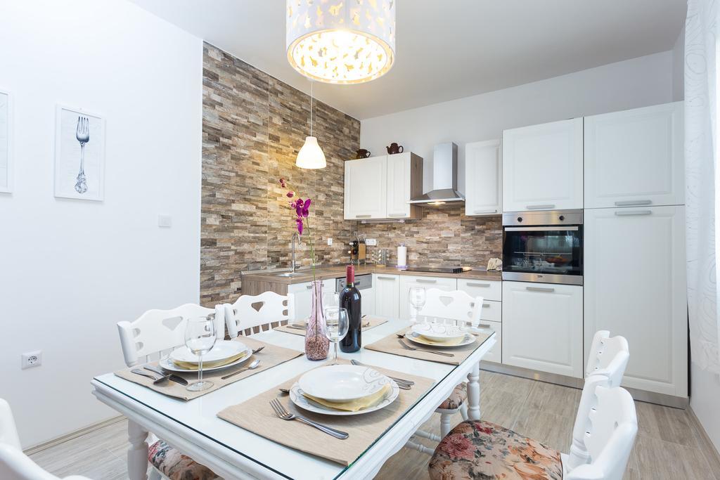 Apartment Perunika ซาดาร์ ภายนอก รูปภาพ